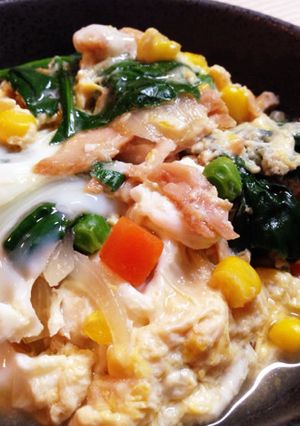時短！親子丼風ほうれん草と鶏肉の卵とじ-レシピのメイン写真
