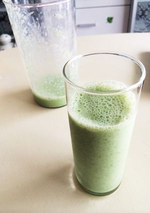 牛乳なしで梨と小松菜ヨーグルトスムージー-レシピのメイン写真