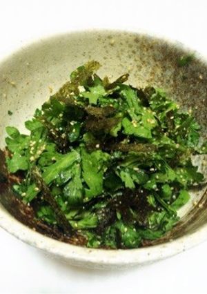 生で食べる春菊のサラダ-レシピのメイン写真