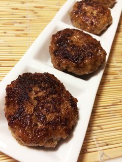 オニオンスープでハンバーグ-レシピのメイン写真