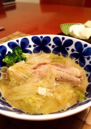 白菜消費に！豚スペアリブと白菜の温スープ-レシピのメイン写真