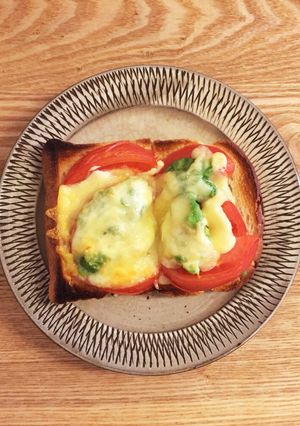アボカドとトマトのとろけるチーズトースト-レシピのメイン写真