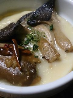 牡蠣のアヒージョでココットカマン-レシピのメイン写真