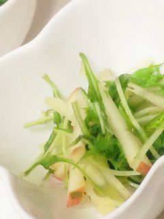 ローリエ☆水菜とりんごの塩漬けサラダ-レシピのメイン写真