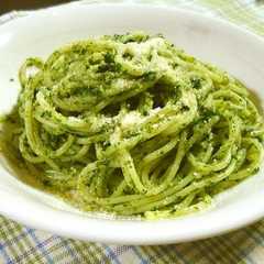 A picture of 春菊とゴマの和風ジェノベーゼパスタ.