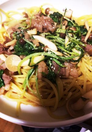 牛肉しめじ水菜のにんにくバター醤油パスタ-レシピのメイン写真