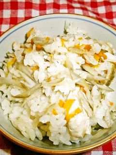 白だしを使って、鶏とごぼうの炊き込みご飯-レシピのメイン写真