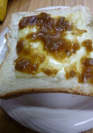 チーズと黒糖風味梅ジャムのトースト-レシピのメイン写真
