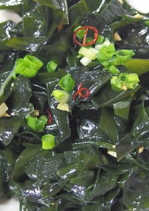 大量消費に！ワカメのペペロンチーノ-レシピのメイン写真