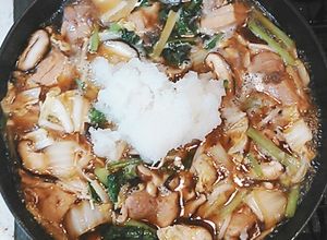 簡単　子供が喜ぶ鶏もも肉と白菜のみぞれ鍋-レシピのメイン写真