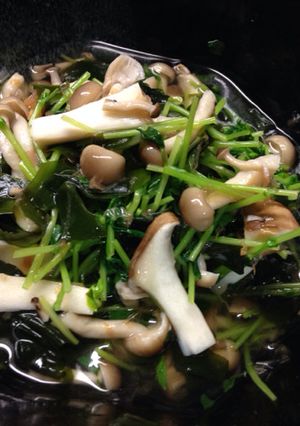 簡単! 豆苗とキノコの酢の物-レシピのメイン写真
