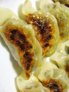辛子高菜でピリ辛餃子-レシピのメイン写真