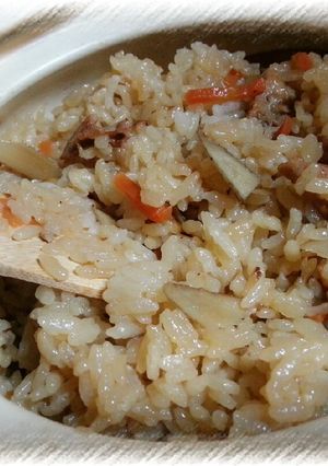 土鍋で豚肉とごぼうの炊き込みご飯-レシピのメイン写真