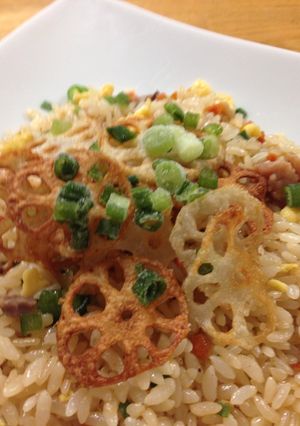 レンコンチップのせ炒飯-レシピのメイン写真