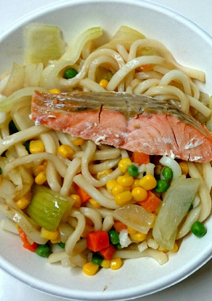 簡単❗鮭の焼きうどん風-レシピのメイン写真