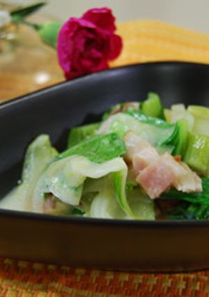 チンゲン菜とベーコンのミルク煮-レシピのメイン写真