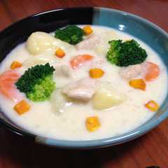 รูปของ 手作り☆彩り野菜のチキンクリームシチュー