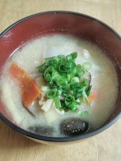 いつもの味噌汁に酒粕を~♪-レシピのメイン写真