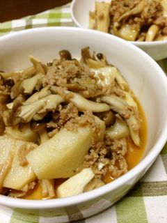 長芋*鶏挽き*きのこのバタポン炒め-レシピのメイン写真
