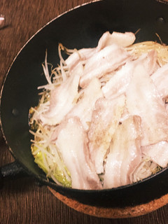 1人暮らし系男子へ 豚肉と野菜の蒸し焼き-レシピのメイン写真