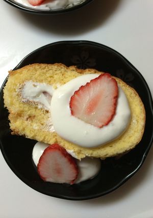 ホットケーキミックスで簡単ロールケーキ-レシピのメイン写真