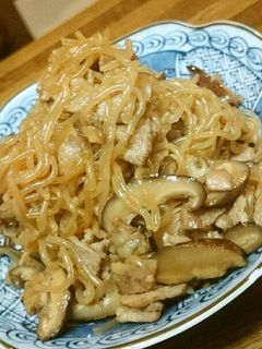 干し椎茸、糸こんにゃく、豚こまの炒め煮-レシピのメイン写真