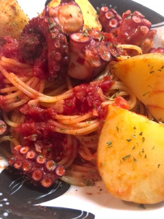 タコとジャガ芋の♥ガーリックトマトパスタ-レシピのメイン写真