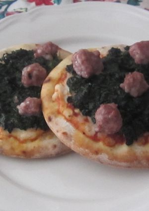 サルシッチャとほうれん草のピザ-レシピのメイン写真