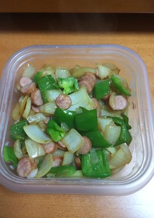 玉ねぎとウィンナーの炒め物-レシピのメイン写真