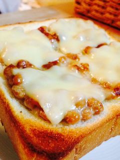 朝食☆夜食に!とろとろ納豆チーズトースト-レシピのメイン写真