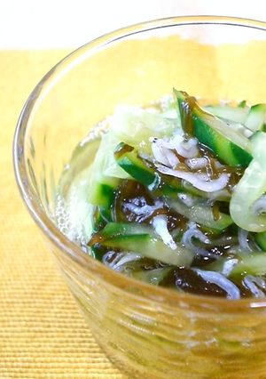 カップもずく酢で簡単和え物-レシピのメイン写真