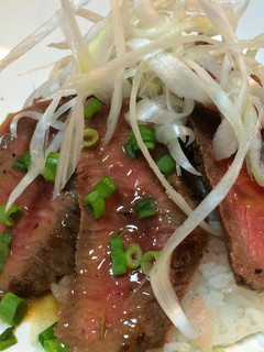 ビーフステーキ丼コク旨バター醤油ソース-レシピのメイン写真