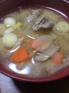 野菜たっぷり豚汁(∩´∀`)∩-レシピのメイン写真