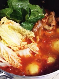 トマト鍋、簡単に美味しく!!-レシピのメイン写真