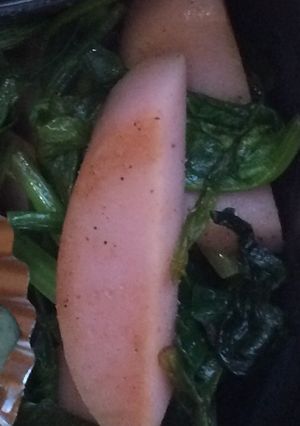 ほうれん草と魚肉ソーセージの塩胡椒炒め-レシピのメイン写真