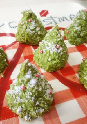 クリスマスツリー型ココナッツクッキー-レシピのメイン写真