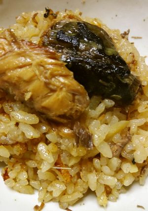 鯖味噌煮缶で炊き込みごはん-レシピのメイン写真