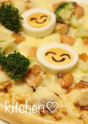 みんなニコニコ♡とろ〜り鮭クリームピザ-レシピのメイン写真