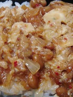 はまるよ!納豆キムチの卵とじ丼-レシピのメイン写真