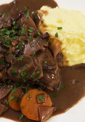 パリのビストロ風鶏肉の赤ワイン煮-レシピのメイン写真