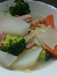 塩麹でほっこり具だくさん大根スープ-レシピのメイン写真