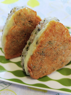 ランチに◎塩こんぶ焼きチーズおにぎり-レシピのメイン写真