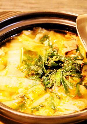 簡単☆豚薄切り肉と白菜ニラのピリ辛鍋☆-レシピのメイン写真