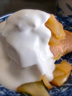 * さっぱり味のヨーグルト生クリーム *-レシピのメイン写真