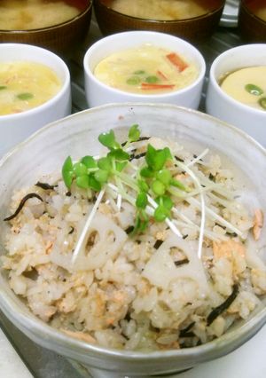 鮭とレンコンとひじきの炊き込みご飯-レシピのメイン写真