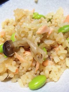 鮭としめじと枝豆の炊き込みご飯-レシピのメイン写真