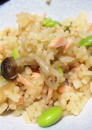 鮭としめじと枝豆の炊き込みご飯-レシピのメイン写真