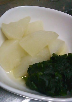 カブと生ワカメの、あっさり煮-レシピのメイン写真