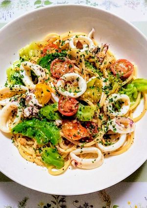 簡単ランチ！春キャベツいかトマトのパスタ-レシピのメイン写真