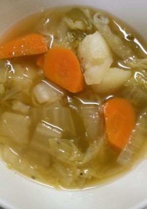 セロリ 白菜 野菜の 簡単 煮込みスープ-レシピのメイン写真
